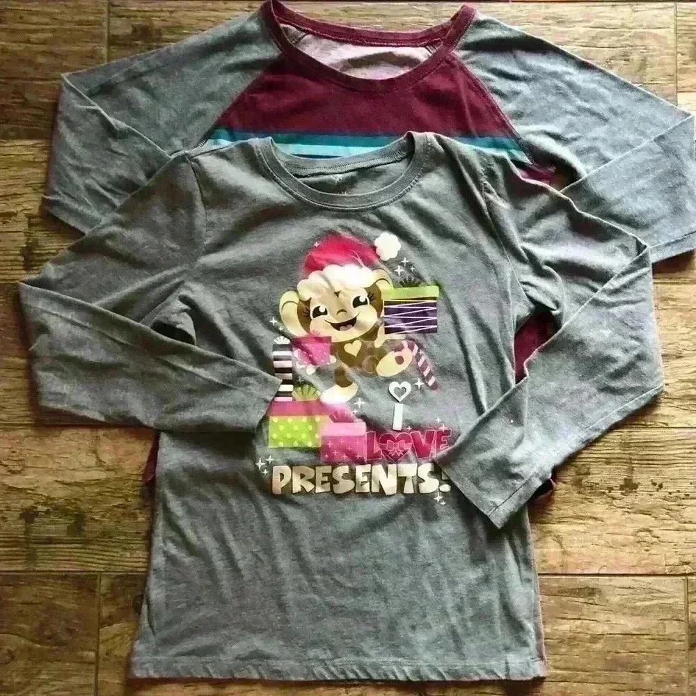 lot of 5 girl tops range from youth medium to xl